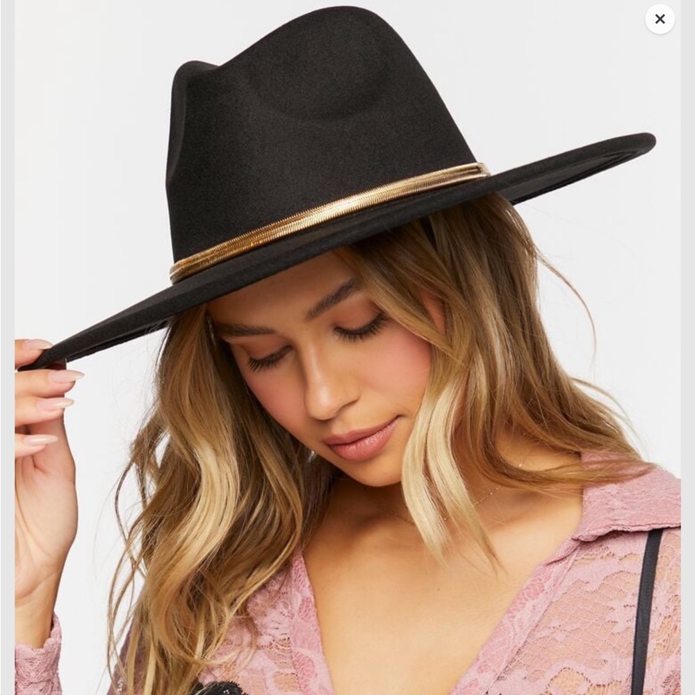 Pinched Chain-Trim Fedora
